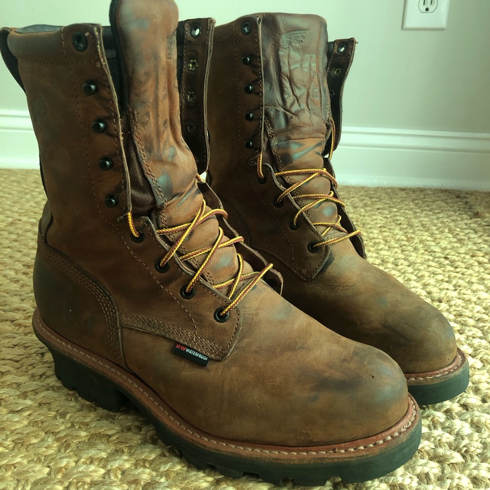 Red Wing Men's 9-inch Steel Toe Logger 4420. Size 9.5